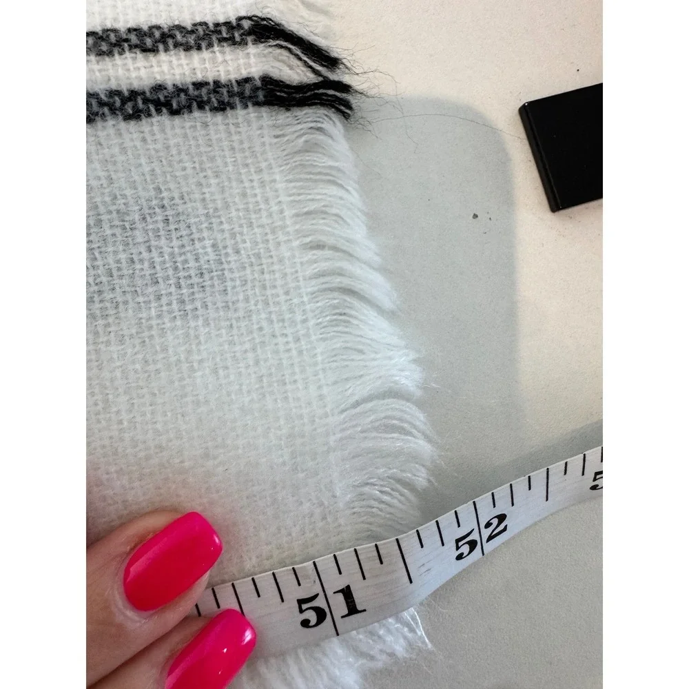 Loft Plaid Blanket‎ Scarf Women OS White Fringed Soft Wrap Travel Quiet Luxury